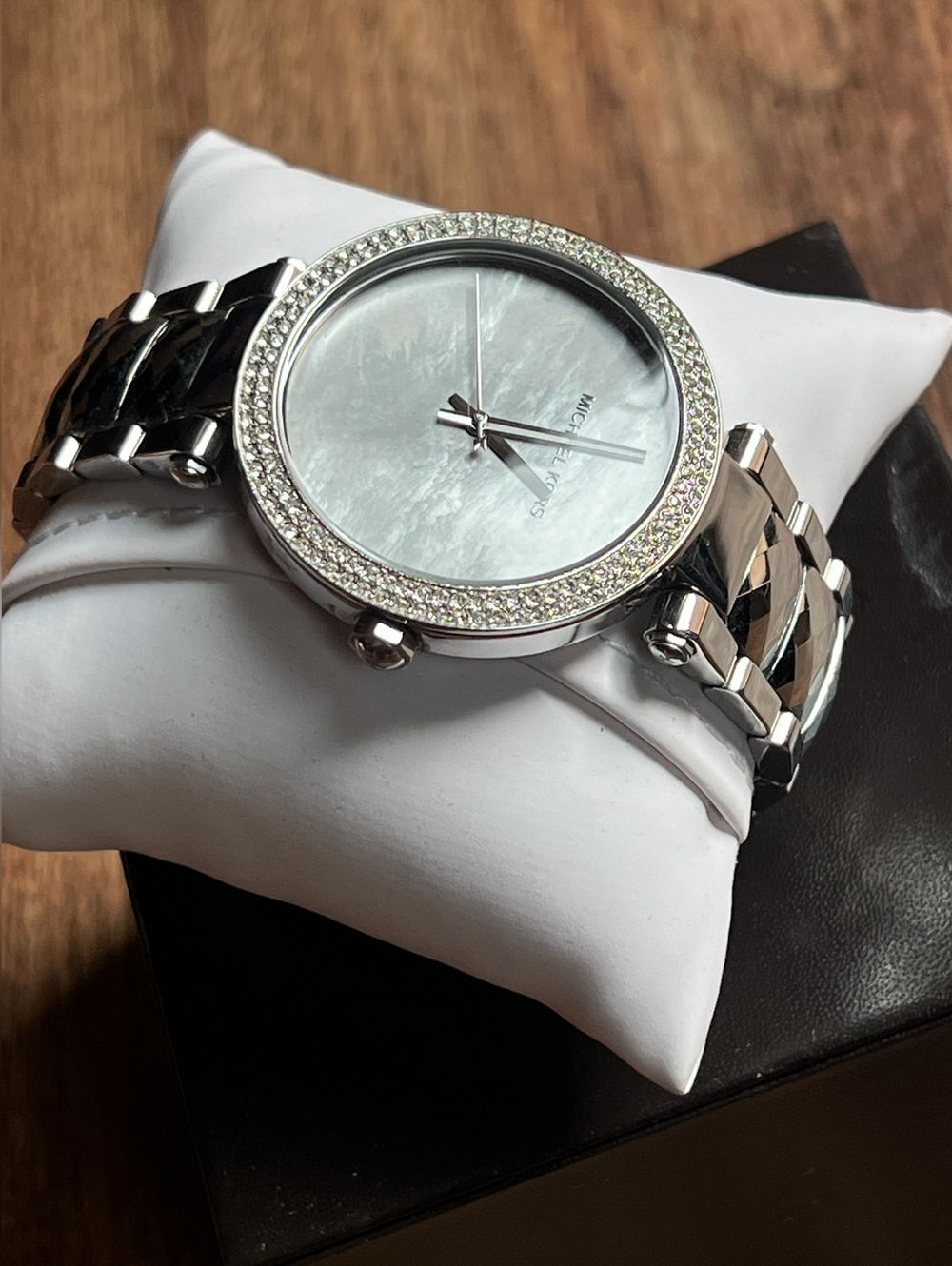 Mother Of Pearl MK Women's Parker MK6424 Silver Stainless-Steel Watch - Picture 2 of 5
